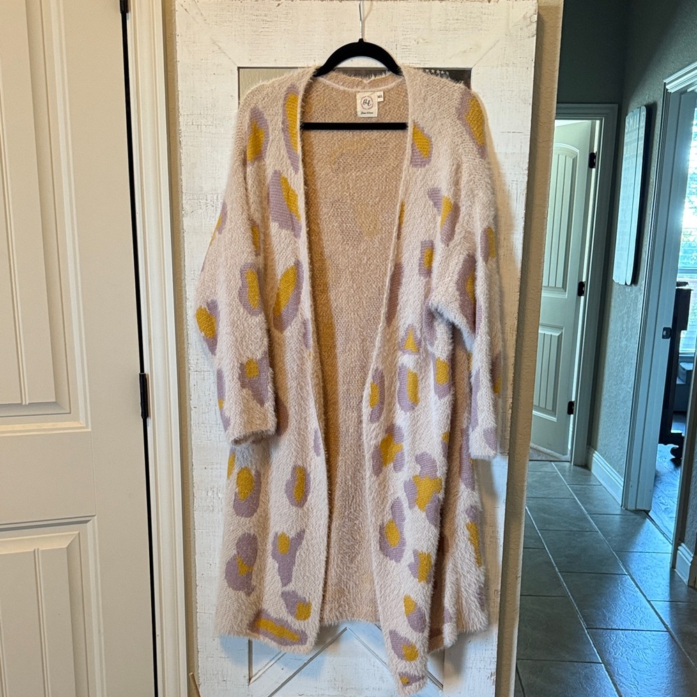 Grace & Emma Fuzzy Leopard Cardigan 🐆 M/L (Runs Large)